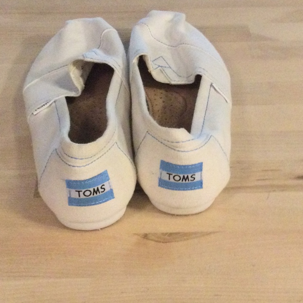 TOMS - Picture 3 of 4